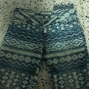Hot Kiss Skinny Lily print Jean Size 9